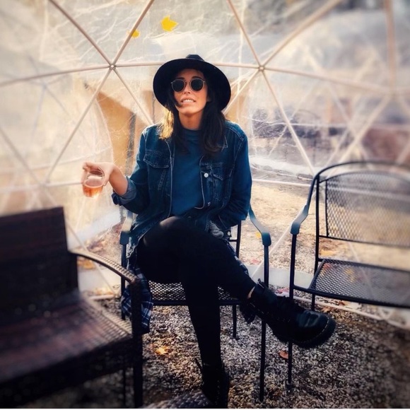 Hi! I’m Taylor :) 🎀 TopRated Seller❣️ - Picture 7 of 7